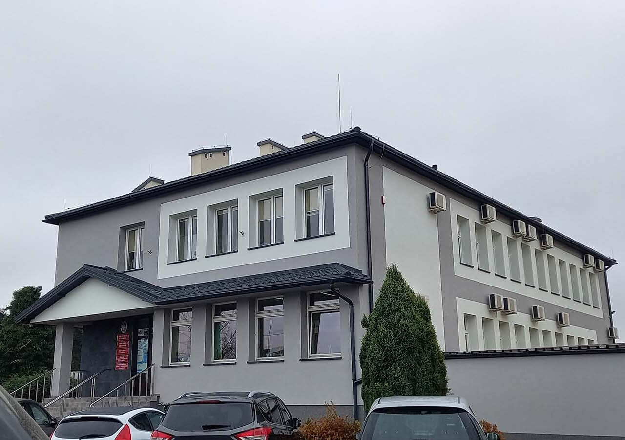 budynek urzedu gminy zyrakow
